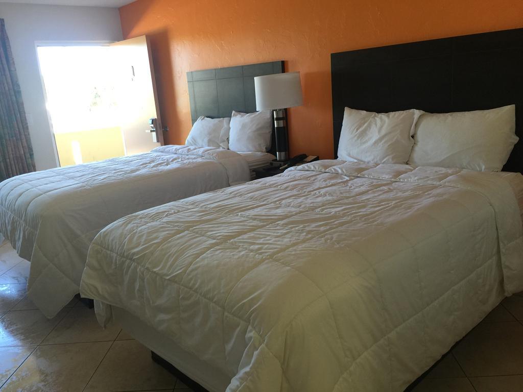 Curtis Inn & Suites Hollywood Zewnętrze zdjęcie
