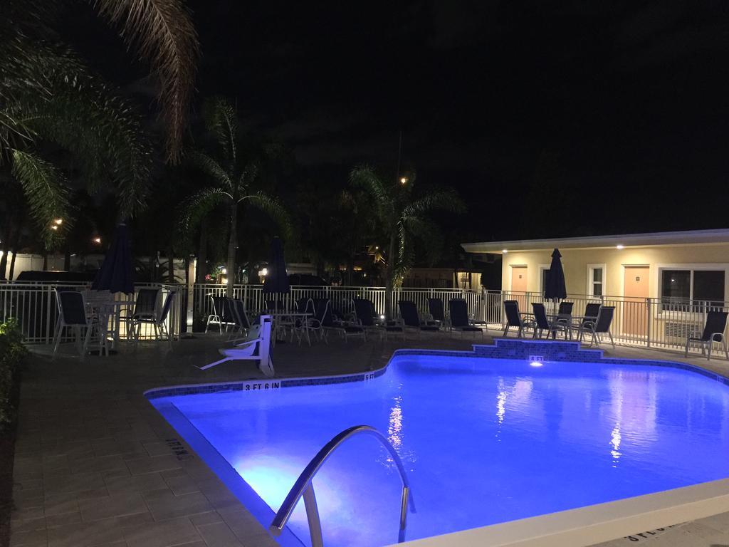 Curtis Inn & Suites Hollywood Zewnętrze zdjęcie